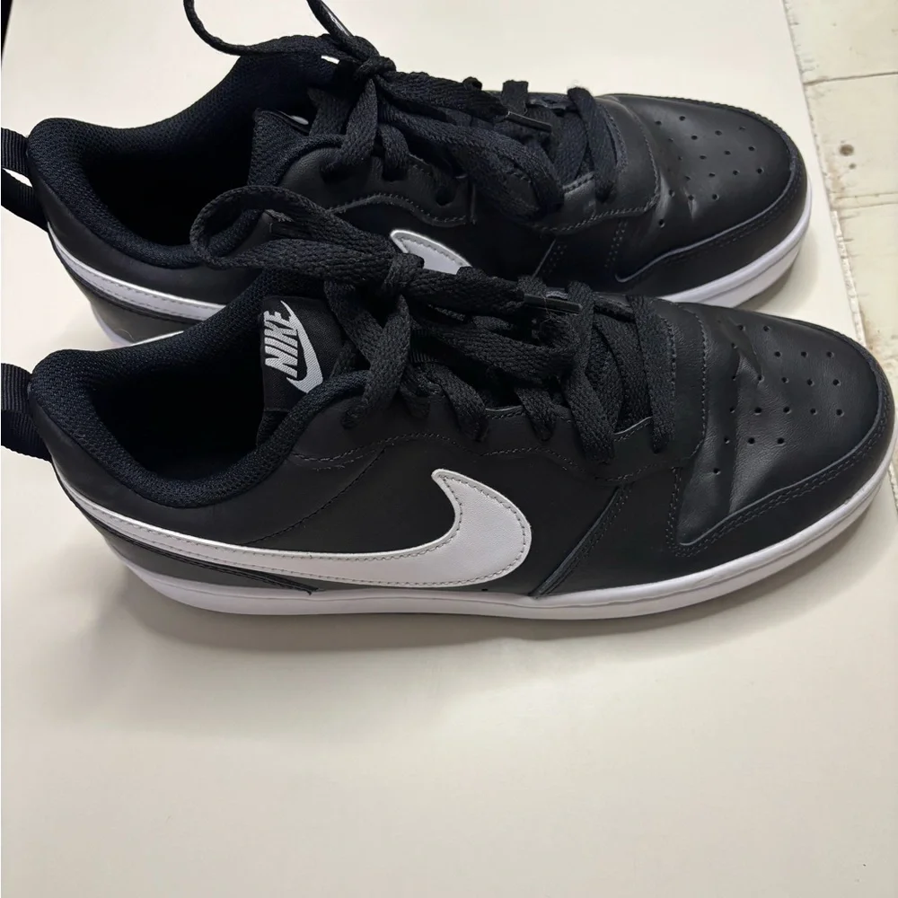 Nike Court Borough Low 2 Sneakers Black White Size Youth 7 Womens 8.5 Mens 7
